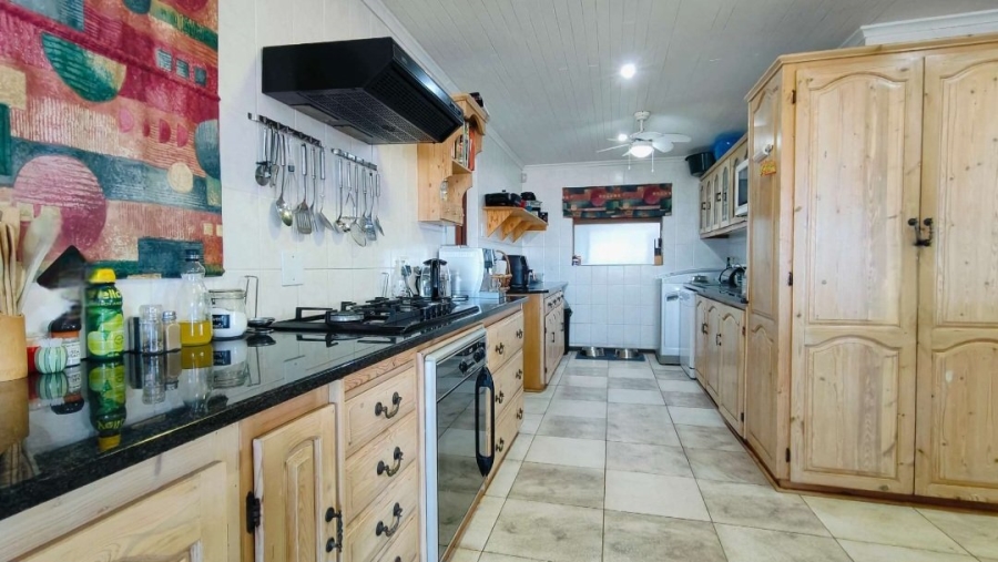 7 Bedroom Property for Sale in Bayview Western Cape